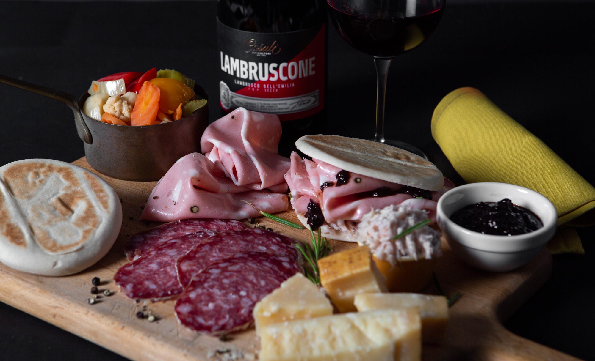 Lambrusco: la storia del brioso Re del Reggiano